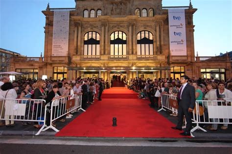 Il Festival Internacional de Cine de San Sebastián: Una celebrazione del cinema spagnolo e un momento di gloria per Pedro Almodóvar